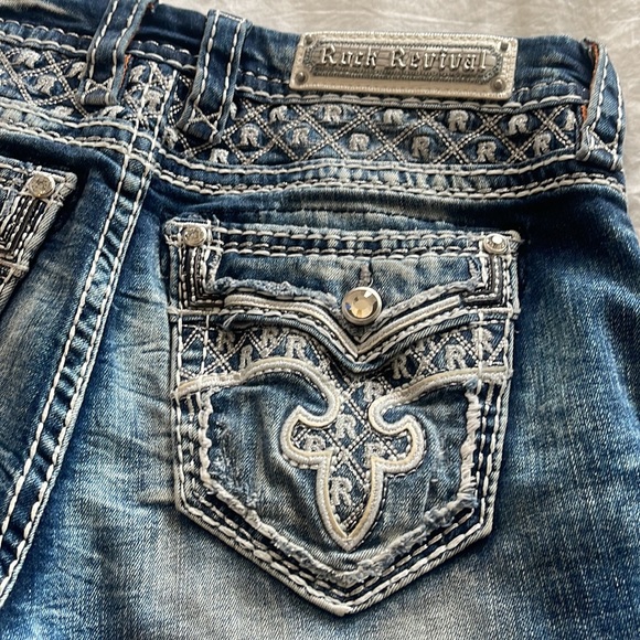 Rock Revival jeans, size 28, stretchy, faded with tears, in perfect condition! - Picture 7 of 8